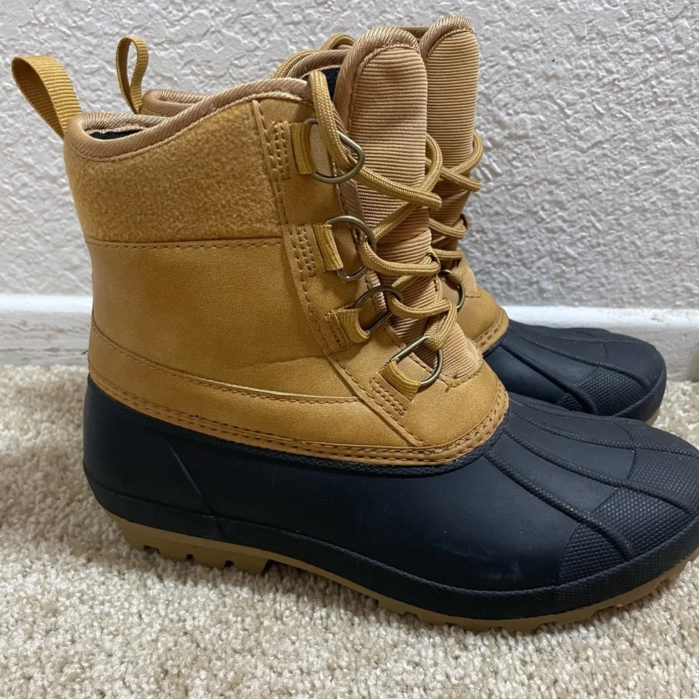 Universal Thread Kids Tan and Black Rain Boots